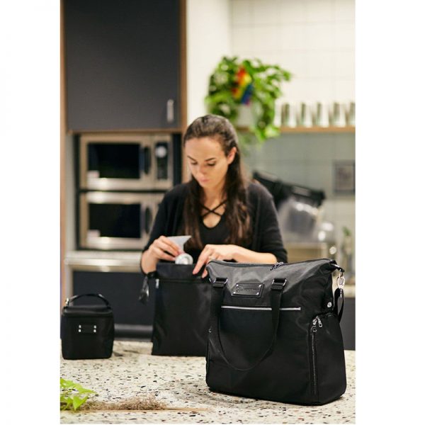 Sarah Wells Cold Gold Cooler Bag + Ice Pack (Anniversary Black) (6)