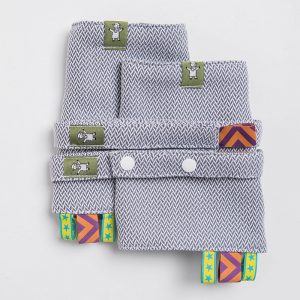 LennyLamb Drool Pads & Reach Straps Set - Little Herringbone Grey (60� cotton, 40� polyester)1 (3)