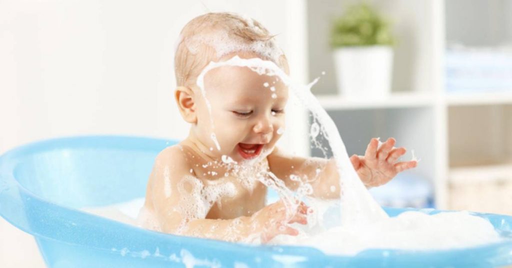 Immersing Into Parenthood- 4 Safety Tips For Bathing Babies (1)